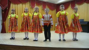 Ансамбль русской песни "Веснушки"  младшая  группа - "Пошла Маша во лесок"