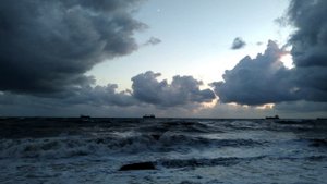Луна, море, корабли