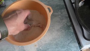ОГРОМНЫЙ ЖАРЕННЫЙ КАРАСЬ! ВКУСНЕЕ КАРПА! Или как пожарить карася!