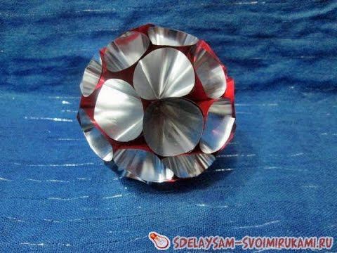 Елочный шар из упаковочной бумаги