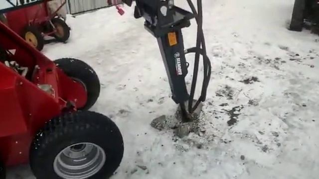 Как работает гидромолот на погрузчике Helffer MSV-111