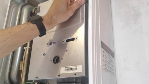 Navien Deluxe снятие теплообменника для чистки