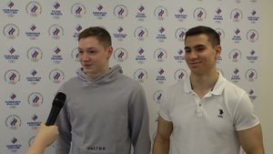 Юные гимнасты // Евгений Кисель, Николай Кишкилев, Иван Завричко