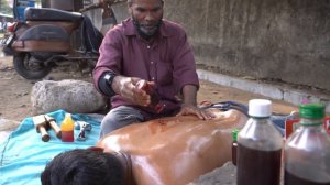 Painkiller Baba Tok-Sen Back Massage & Leg cracking by Smokey oil - Asmr indian barber street side