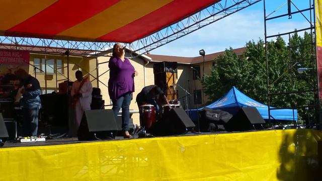 Kenya henry comfortable written by Kendall nesbitt смотреть онлайн