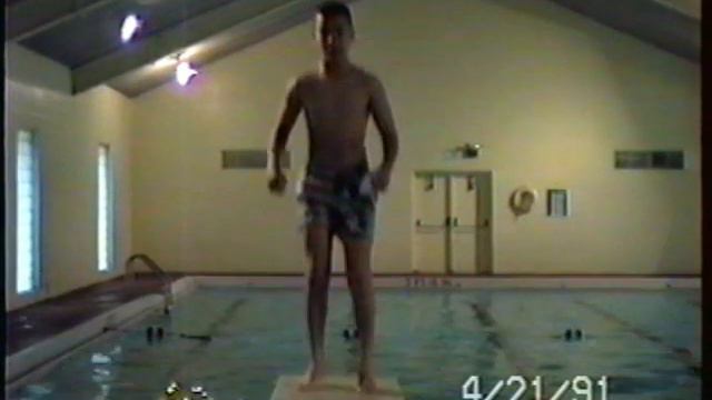 Curtis Anderson attempts a difficult dive. смотреть онлайн