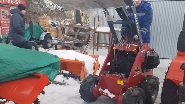 Манёвренность погрузчика HELFFER MSV-111