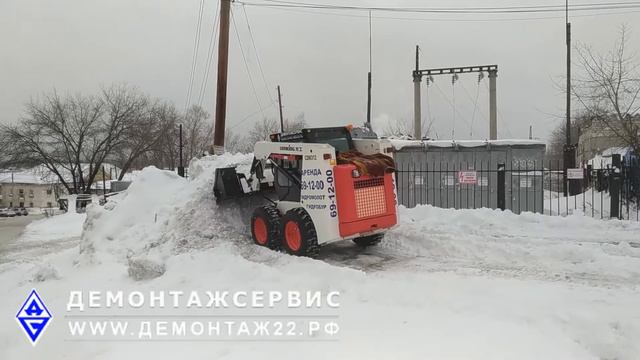 Уборка снега мини-погрузчиком