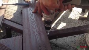 Монтаж террасной доски EcoDecking возле бассейнов отеля Pullman Сочи