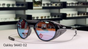 Спортивные мужские очки 9440 02 от Oakley из Италии на обзоре в салоне StockOptika (горнолыжные)