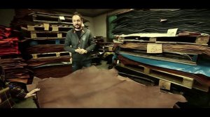 Этапы производства кожи растительного дубления на фабрике La Perla Azzurra.