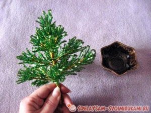 Как сделать елку из бисера