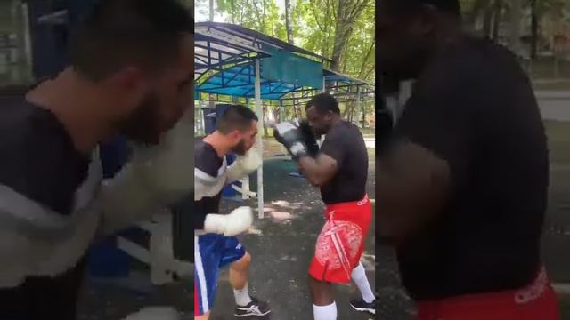 yt1s.com - бокс работа на средней дистанции boxingбоксshorts_360p