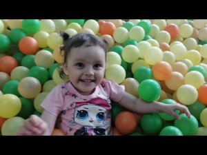 Детский развлекательный центр Балу! Играем в огромном бассейне с шариками!