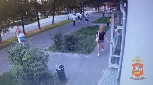 Подмосковной полицией задержаны подозреваемые в ограблении женщины в сквере в Балашихе