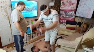 Мануальная декомпрессия спины для больших грузных мужчин. Обучение Мануальной терапии у Олега Гудвин