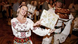 Молдавский ведущий Анатолий (живёт в Москве, выезжает по России и другим городам)