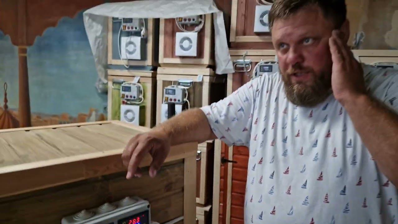 Коптильня Астра 220У 15 кг. Электростатическая универсальная коптильня хол. и гор. копчения. смотреть онлайн