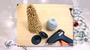 Как сделать елку  из сливовых косточек