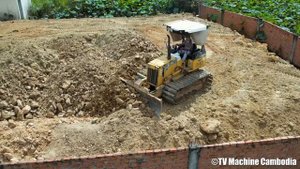 The Last Update Processing Skills Operator Miniature Bulldozer With Truck 5TON Spreading Stone