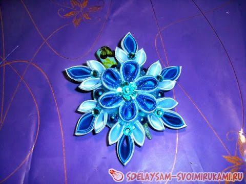 Снежинка из атласных лент. Красивый зажим для волос
