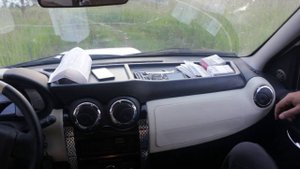 Наше мнение по поводу полок на панель Ларгуса