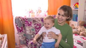 Видео отзыв на мягкое кресло с высокой спинкой и ушами, на высоких ножках Фантазёр от Татьяны.