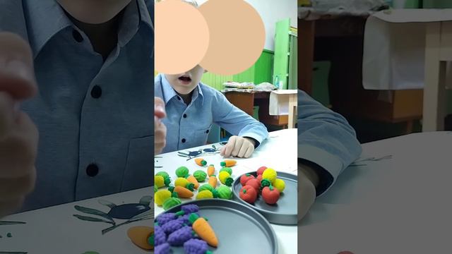 Дифференциация по звонкости - глухости. Все в описании.