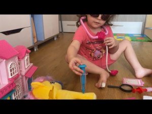 MY LITTLE PONY | Пони Флаттершай ПОПАЛА В БОЛЬНИЦУ