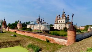 Юрьев-Польский . Михайло-Архангельский монастырь 13 в и музей. Владимирская область