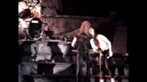 Lars Ulrich Singing  (Metallica - Am I Evil?, Live 1989 )