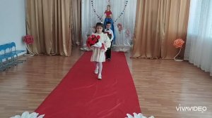 Дарите ЖЕНЩИНАМ цветы