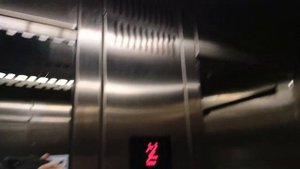 Лифт на станции метро Волоколамская