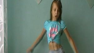 I sing a song Alizee moi lolita/ Япою песню Alizee moi lolita под минусовку на французском языке