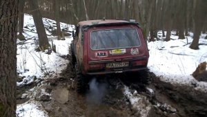 Легендарный Валера в ручье ломает Ниву Offroad 4x4
