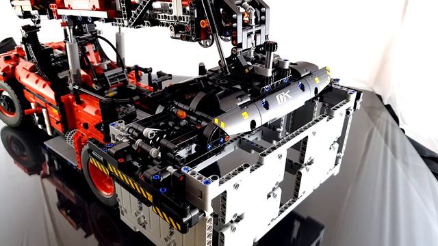LEGO TECHNIC 42082 - C MODEL REACH STACKER смотреть онлайн