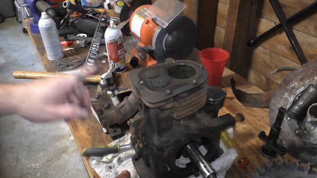 1937 Briggs and Stratton Model A - Part 3 - TEARDOWN! смотреть онлайн