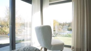 Haus mit Dachterrasse + Förderung für nachhaltiges Bauen von Fingerhaus | Haustour | Hausbau Helden