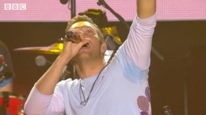 Coldplay - Fix You (One Love Manchester)
