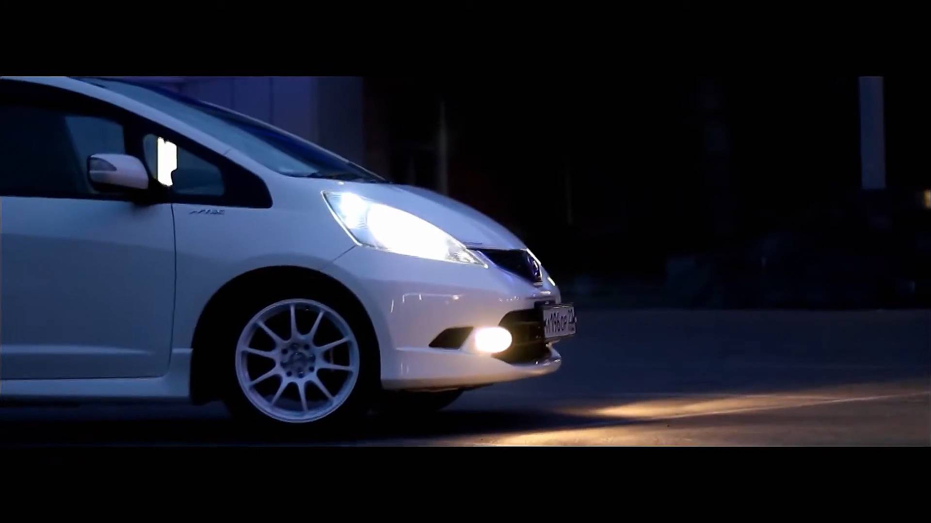 Honda FIT RS B-QU1CK смотреть онлайн