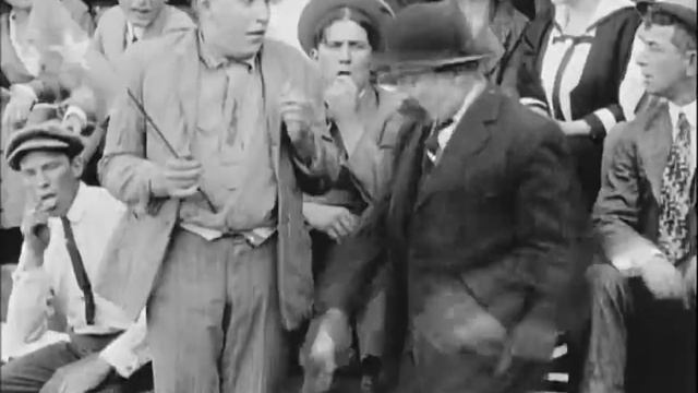 Mabel Normand, Mack Sennett w Charlie Chaplin - Mabel At The Wheel (1914) смотреть онлайн