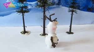 Elsa and Anna search for Olaf's nose, Frozen toy dolls