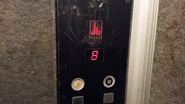 Tal traction elevator @ Harav Itzhak Nissim Street in Holon смотреть онлайн