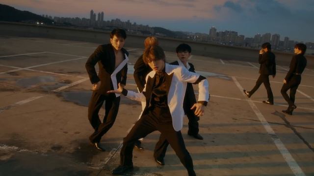 E'LAST(엘라스트) - 'Kiss me baby' Performance M/V