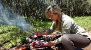 Brazilian girl - Relaxing and preparing a delicious barbecue by the river ASMR