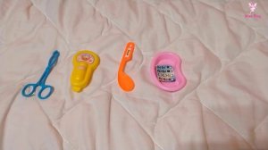 Алиса играет в доктора. Ребенок пробует профессию доктор. Лечит куклу. Алиса канал Мисс Пикси