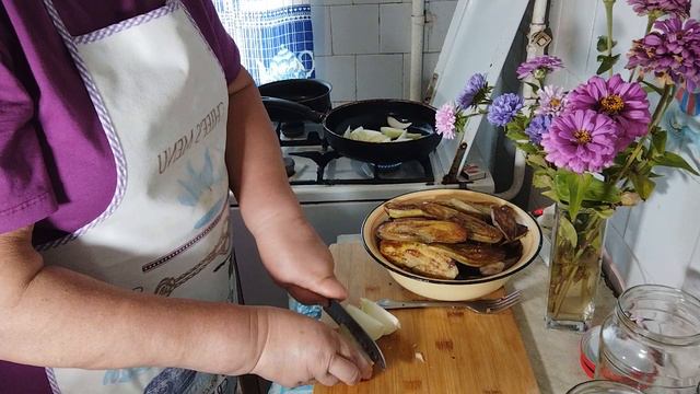 Жареные баклажаны на зиму с петрушкой и чесноком