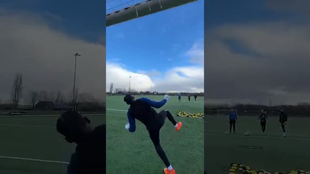 Упражнение на реакцию для вратарей / Reaction exercise for goalkeepers