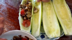 Кабачки фаршированные грибами