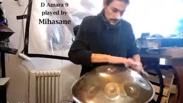 Mihasane is playing Mayura Handpan D Amara built by Remi.H смотреть онлайн